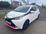 Toyota Aygo 1.0 benzine van 01/2015 met 112000km!, Auto's, Voorwielaandrijving, Stof, Zwart, Electronic Stability Program (ESP)