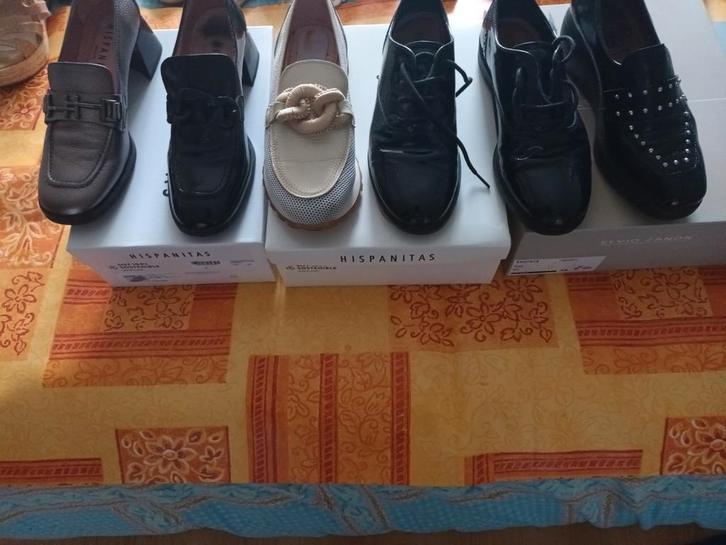 Dernières paires de chaussures plates neuves, Vêtements | Femmes, Chaussures, Enlèvement ou Envoi