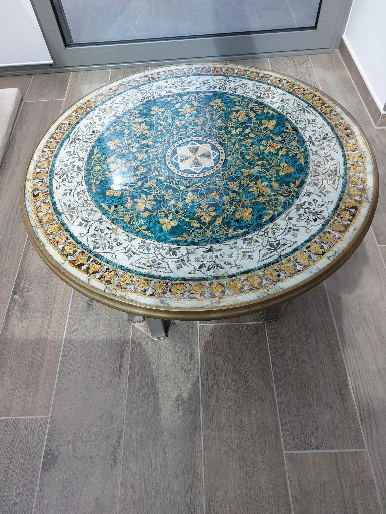 Table basse(décor indien)  à restaurer, Enlèvement