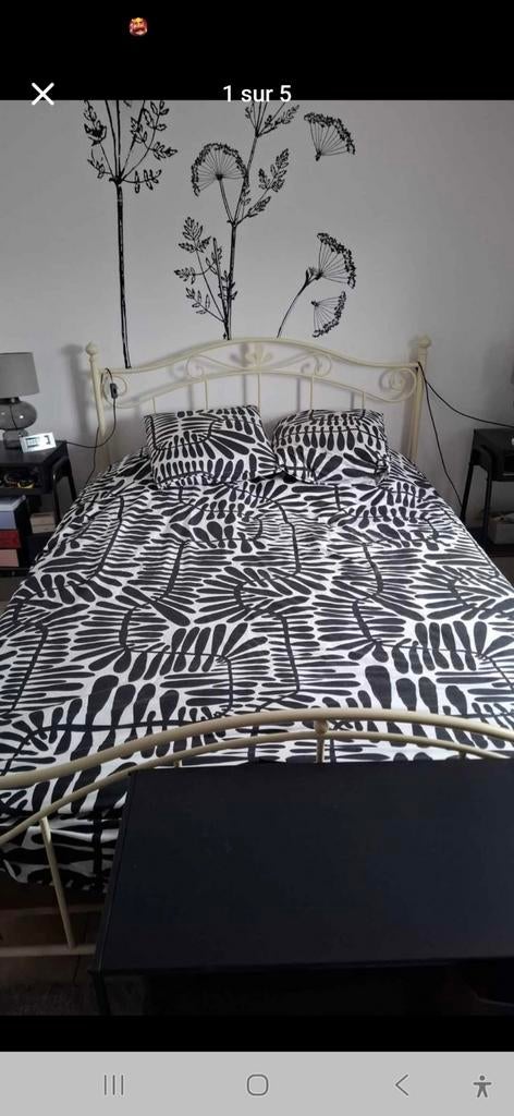 Lit en fer blanc et en éxcellent etat peu servi 140x200cm, Maison & Meubles, Enlèvement, Blanc