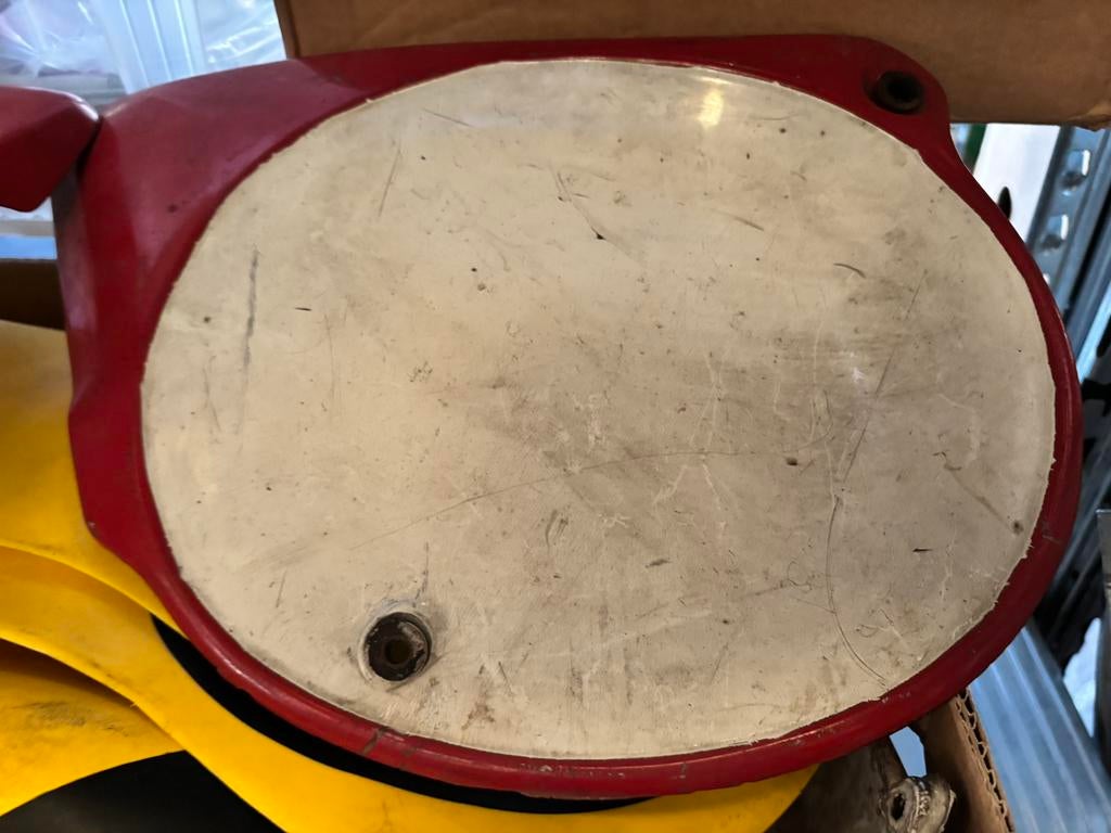 Couvercles latéraux Italjet en très bon état, Motos, Pièces | Oldtimers & Ancêtres, Enlèvement ou Envoi, Utilisé