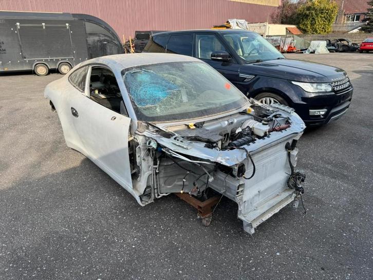 Pièces Porsche 991 - Photos + Stock, Autos : Divers, Voitures accidentées, Porsche, Boîte manuelle, Essence, Coupé, Argent ou Gris