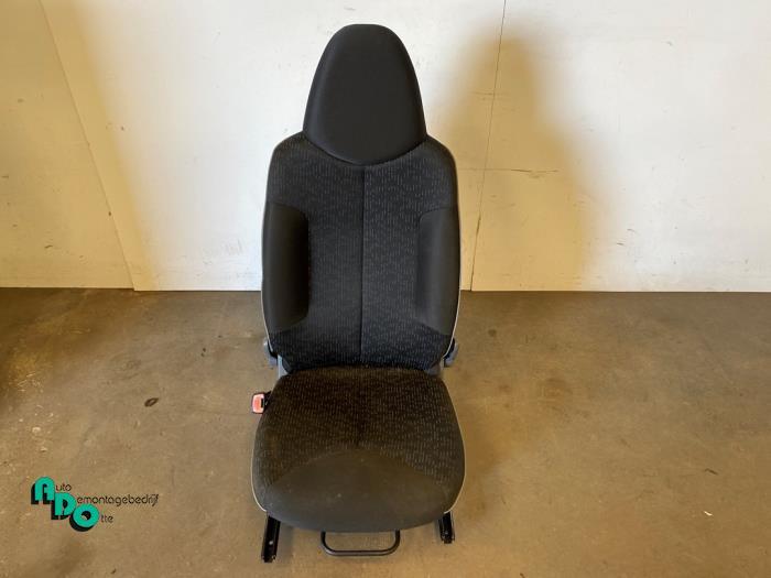 Stoel links van een Toyota Aygo (Aygo 05-), Gebruikt, -, -, Ophalen of Verzenden