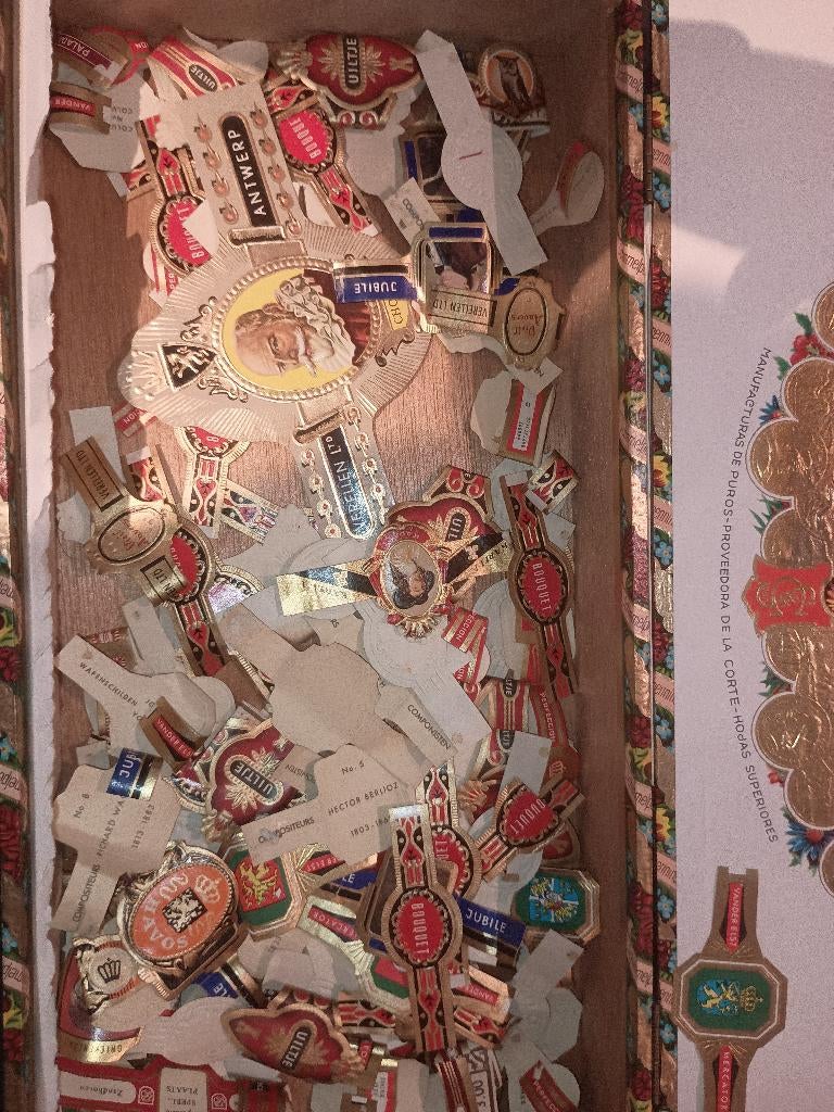 Gigantisch groot lot sigarenbandjes (foto's niet compleet), Ophalen of Verzenden, Gebruikt, Sigarenbandjes