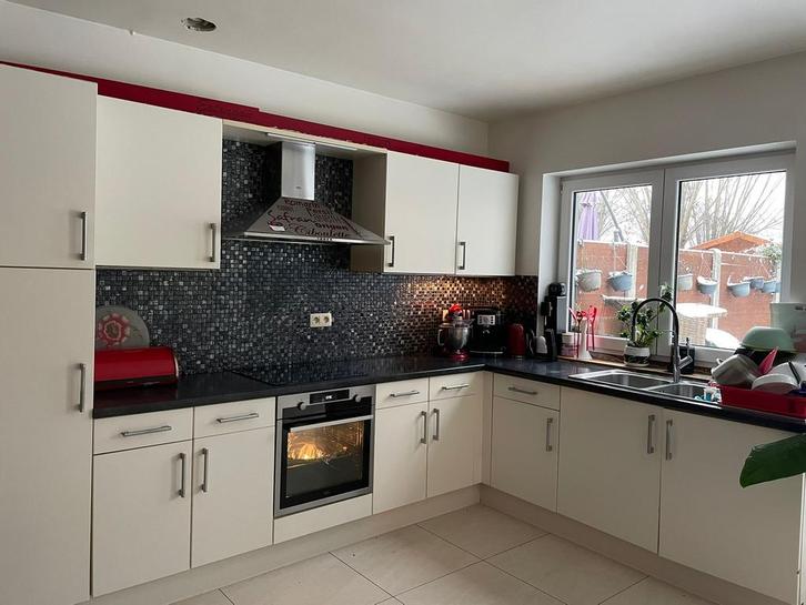 Uitgeruste keuken + electro, Huis en Inrichting, Keuken | Complete keukens, Gebruikt, Hoekkeuken, Wit, Hout, Ophalen