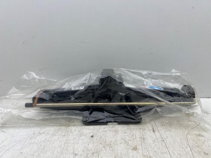 Cric d'un Opel Combo, Autos : Pièces & Accessoires, -, Opel, 3 mois de garantie, Utilisé