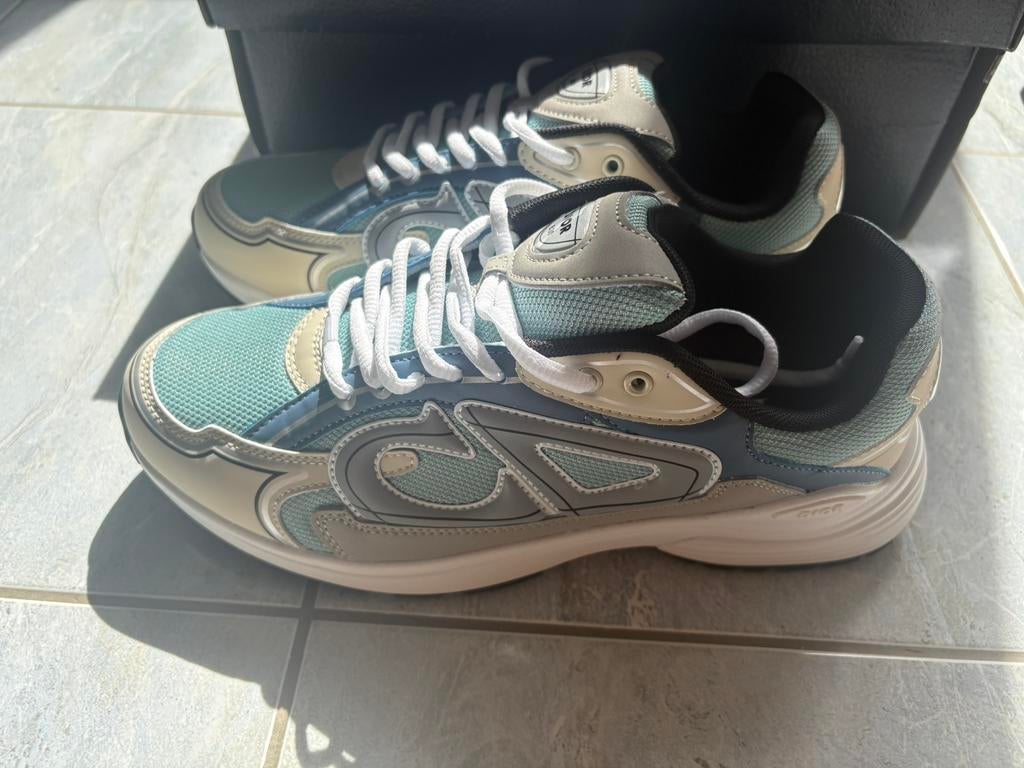 Dior B30, Ophalen, Zo goed als nieuw