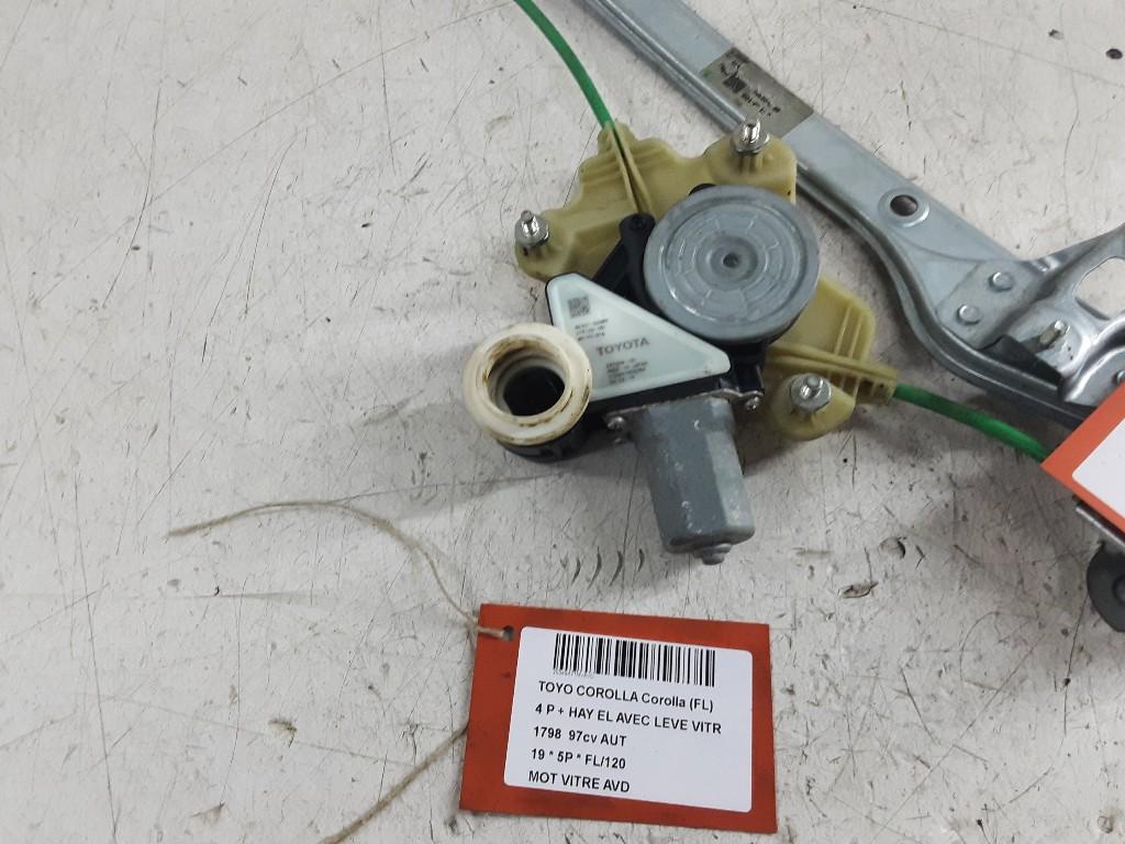 MOTEUR LEVE VITRE ELECTRIQUE AVANT DROIT Toyota (8570102090), Mevr. I. Hauben, Toyota, Utilisé, Droite