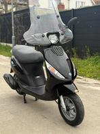 Piaggio ZIP A-KLASSE NIEUWSTAAT !!, Fietsen en Brommers, Ophalen, Zo goed als nieuw, Zip