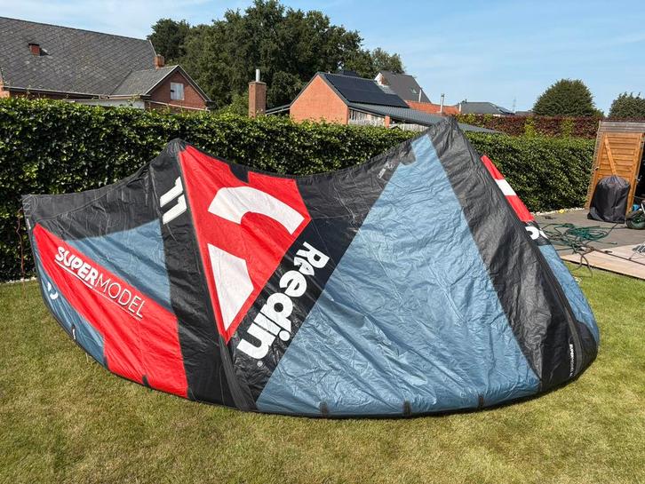 Reedin Supermodel 11m incl bar perfecte staat, Watersport en Boten, Kitesurfen, Zo goed als nieuw, Kitesurf-set, 11 m², Geen board