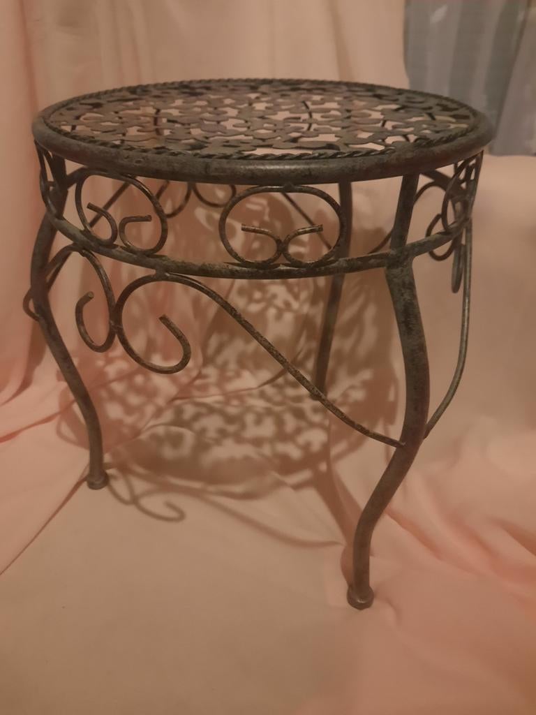 Porte plantes en métal sculpté, Maison & Meubles, Plantes d'intérieur