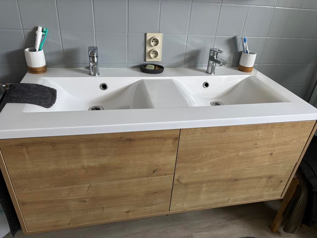 Badkamer- lavabo-spiegelkast-hangkast  Allibert, Huis en Inrichting, Badkamer | Badtextiel en Accessoires, Gebruikt, Ophalen