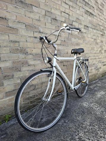 Herenfiets met versnellingen ,bieden beschikbaar voor biedingen