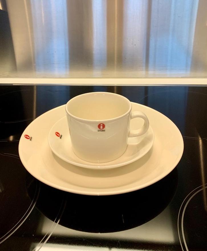 Iconische & NIEUW porseleinen servies van IITTALA!!, Huis en Inrichting, Keuken | Servies, Nieuw, Compleet servies, Effen, Porselein