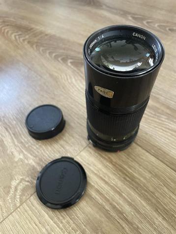 Canon FD 200mm f/4 Zoom tele lens beschikbaar voor biedingen