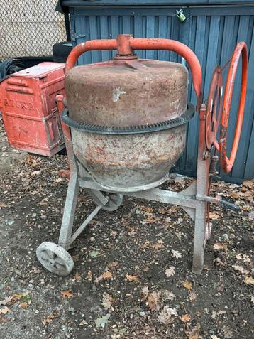 Betonmolen beschikbaar voor biedingen