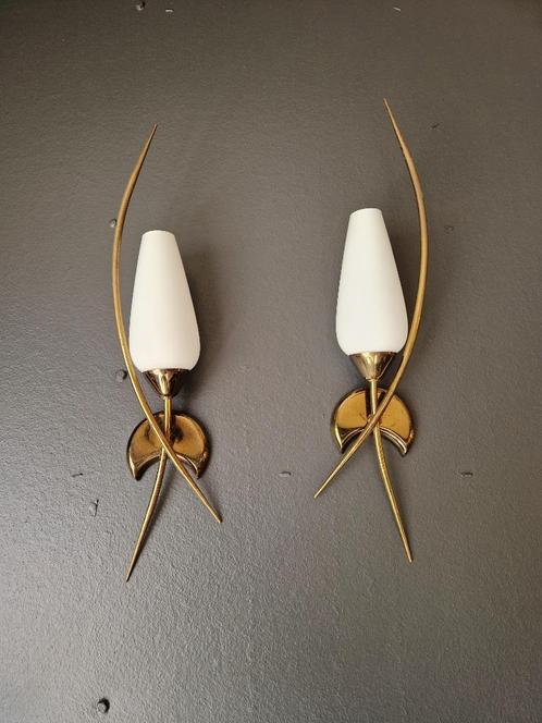 Paire d'appliques en laiton et verre satiné,1950-60, Antiek en Kunst, Antiek | Verlichting, Ophalen of Verzenden