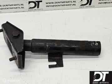 Bumpersteun linksvoor BMW 5-serie E34 51118126601 beschikbaar voor biedingen