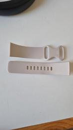 Beige fitbit bandje (small) voor alle sense en verse., Handtassen en Accessoires, Sporthorloges, Ophalen of Verzenden, Nieuw