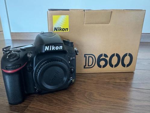 Nikon D600 FX body + MB-D14, Audio, Tv en Foto, Fotocamera's Digitaal, Gebruikt, Spiegelreflex, Nikon, Geen optische zoom, Ophalen