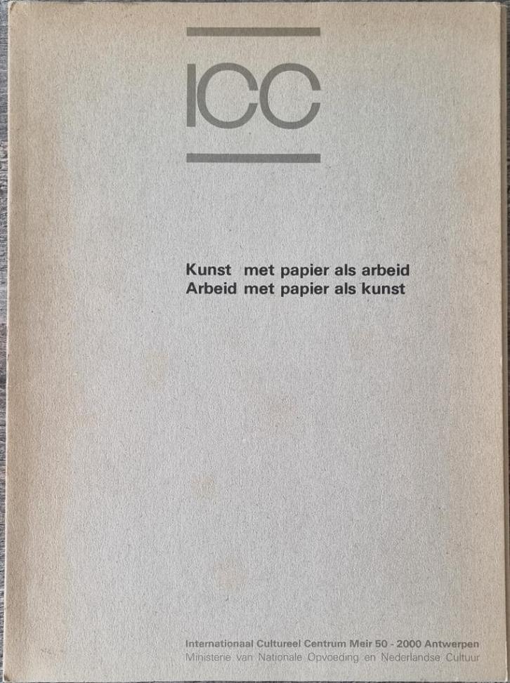 Kunst met papier als arbeid - Arbeid met papier als kunst, Boeken, Kunst en Cultuur | Beeldend, Zo goed als nieuw, Ophalen of Verzenden