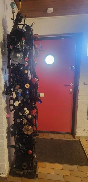 Leordinator, moderne kunst beschikbaar voor biedingen