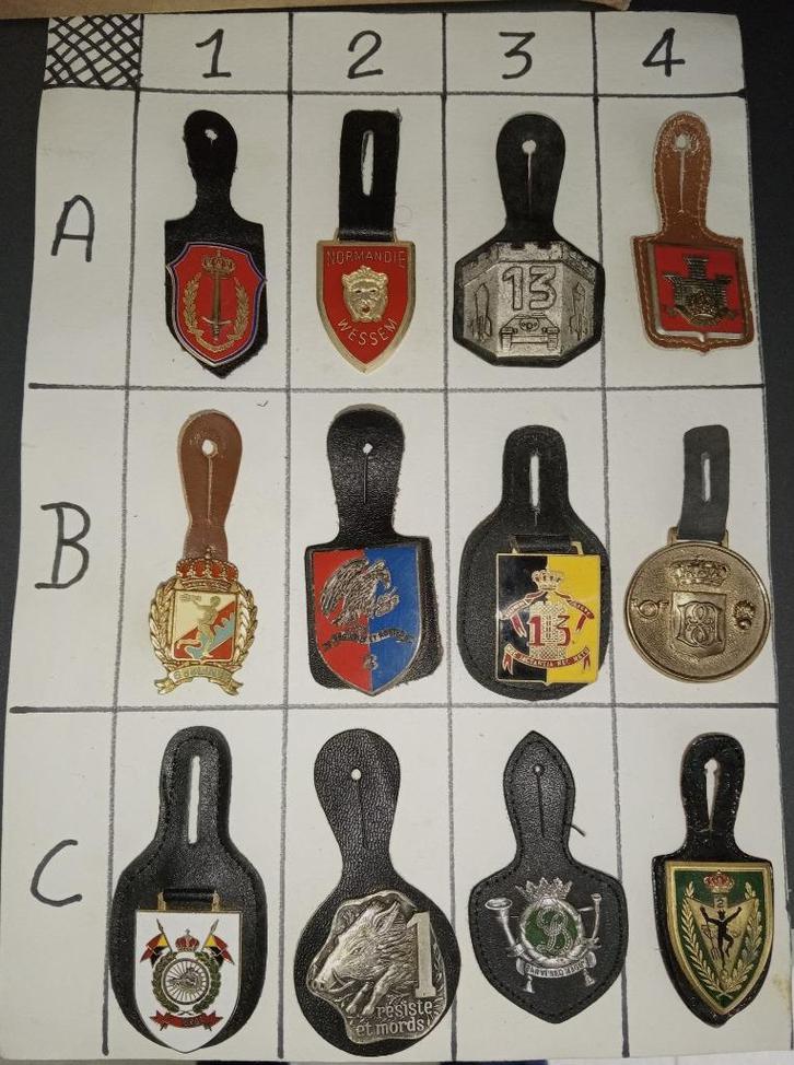 Borsthangers voor infanterie, Verzamelen, Militaria | Algemeen, Landmacht, Embleem of Badge, Ophalen of Verzenden