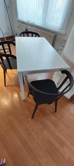 Uitschuifbare tafel Ikea Vangsta en drie stoelen, Huis en Inrichting, Keuken | Keukenelementen, Gebruikt, Ophalen