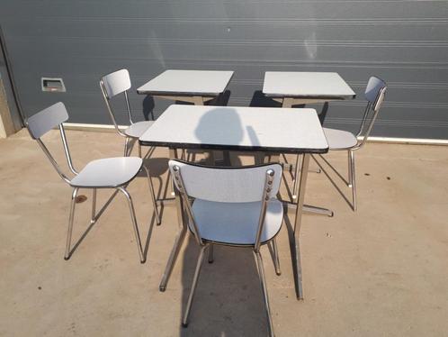 Formica tafel en stoel, Huis en Inrichting, Stoelen, Zo goed als nieuw, Vier, Hout, Metaal, Wit, Ophalen