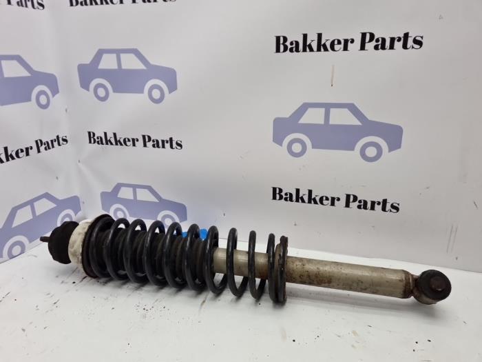 Schokdemperpoot rechts-achter van een Volkswagen Golf, Auto-onderdelen, Ophanging en Onderstel, Volkswagen, Gebruikt, 3 maanden garantie