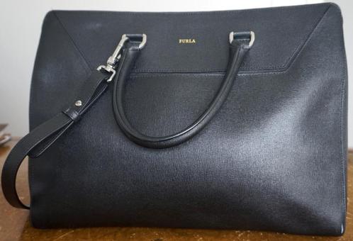 FURLA zwarte grote handtas met schouderriem, Handtassen en Accessoires, Tassen | Damestassen, Nieuw, Handtas, Zwart, Ophalen of Verzenden