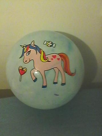 ballon avec licorne beschikbaar voor biedingen