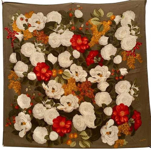 Chanel zijden foulard. Ook Delvaux en Louis Vuitton te koop., Handtassen en Accessoires, Tassen | Damestassen, Ophalen of Verzenden