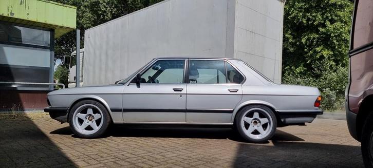 BMW E28 528i, nieuwe schroefset en velgen, Auto's, BMW, Particulier, Ophalen