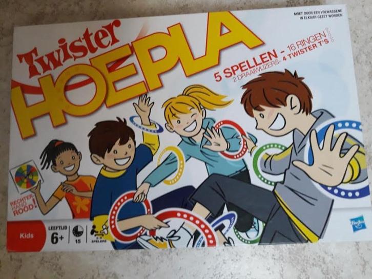 Spel Twister Hoepla gezelsschapsspel, Hobby en Vrije tijd, Gezelschapsspellen | Bordspellen, Zo goed als nieuw, Drie of vier spelers