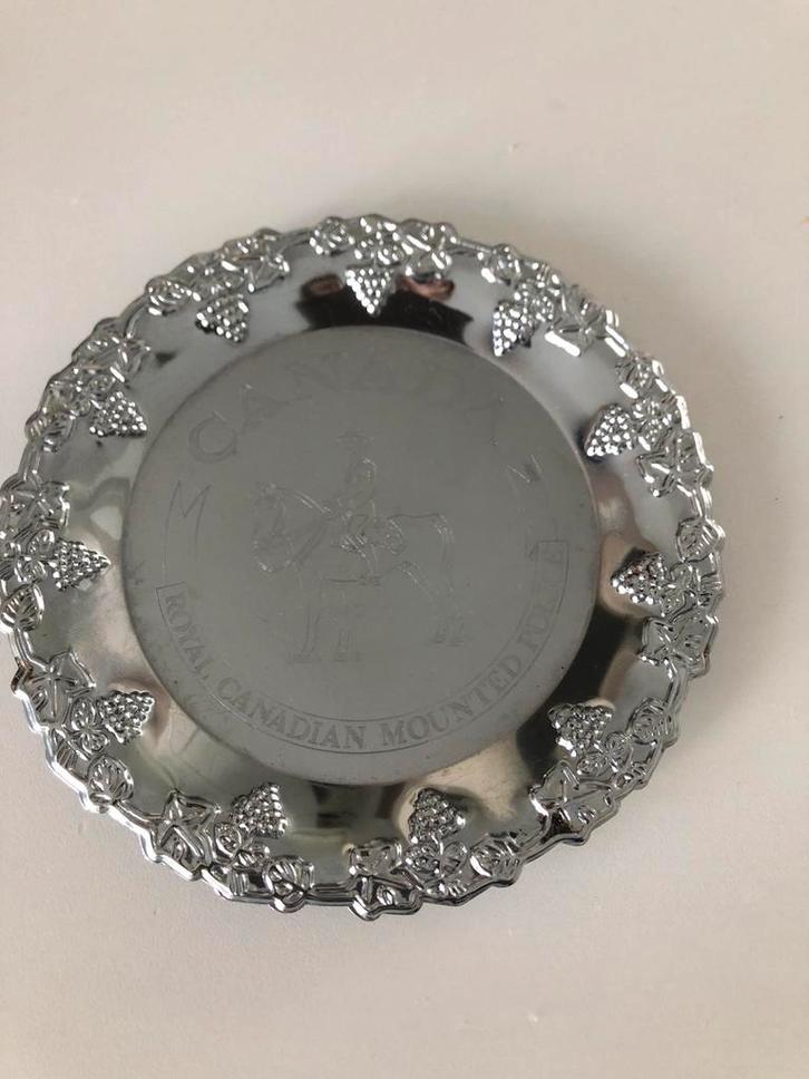 Onderzettertjes:Royal Canadian Mountain police., Verzamelen, Militaria | Algemeen, Ophalen