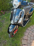 Vespa GTS 300 Super in nieuwe staat !, Fietsen en Brommers, Scooters | Vespa, Ophalen, Zo goed als nieuw