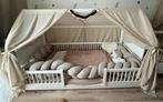 Bedhuisje | Kinderbed huisvorm | Peuterbed met hekjes, Ophalen, 85 tot 100 cm, Zo goed als nieuw, Lattenbodem