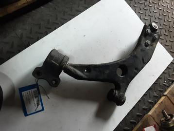 DRAAGARM RECHTS VOOR Ford Focus 2 Wagon (01-2004/09-2012) beschikbaar voor biedingen