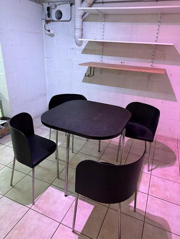 Leuke kleine tafel met 4 stoelen, Enlèvement, Utilisé