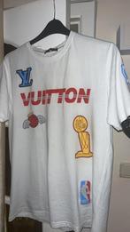 t ishirt Louis Vuitton x NBA (vrai) taille petit à du M et L, Collections, Articles de Sport & Football, Enlèvement ou Envoi, Comme neuf