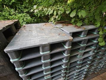 23 kunststof paletten, Enlèvement, Utilisé