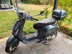 Vespa primavera B klasse eerste inschrijving 03/2022, Fietsen en Brommers, Ophalen, Zo goed als nieuw