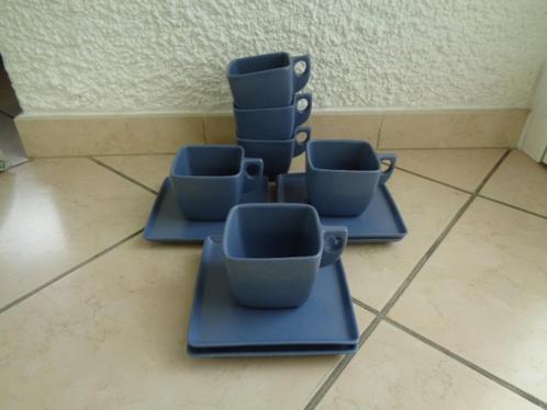 Jolie Tasses + sous-tasses carrée. Marque: "VISTA Portugal"., Maison & Meubles, Cuisine | Vaisselle, Comme neuf, Autres types