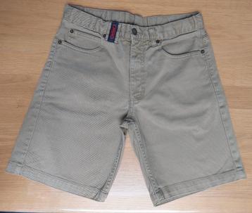 Chiro short maat 29 beschikbaar voor biedingen