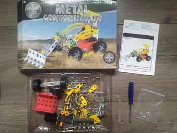 Metalen bouwset raceauto + graafmachine beschikbaar voor biedingen