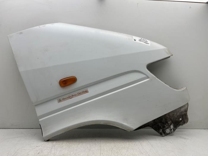 Aile avant droite d'un Mercedes Sprinter, Autos : Pièces & Accessoires, Carrosserie & Tôlerie, Mercedes-Benz, Utilisé, 3 mois de garantie
