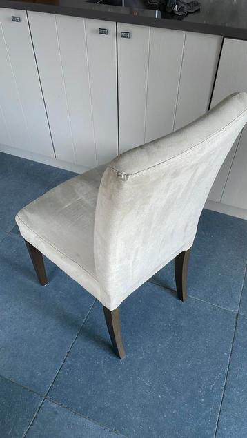 Vier daine stoelen beschikbaar voor biedingen