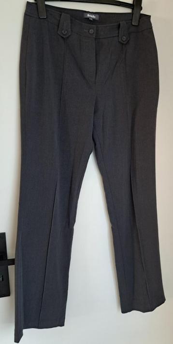 Grijze broek maat 42 beschikbaar voor biedingen
