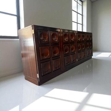 brutalist 218 x 45 x 87 h beschikbaar voor biedingen